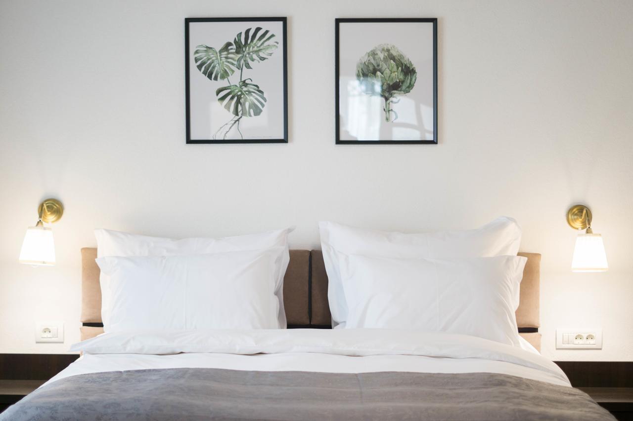 ホテル Nest ドロベタ＝トゥルヌ・セヴェリン エクステリア 写真